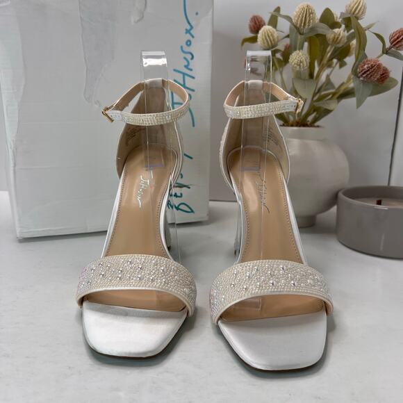 Betsey Johnson SB-Dani Block Heel Sandals Pearl White Women's 9.5M Tried On - Picture 2 of 12